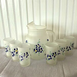 Vintage Frosted Glass Pitcher & 6 Glasses. Pitcher Holds 1 Quart, Glasses 4 Oz.